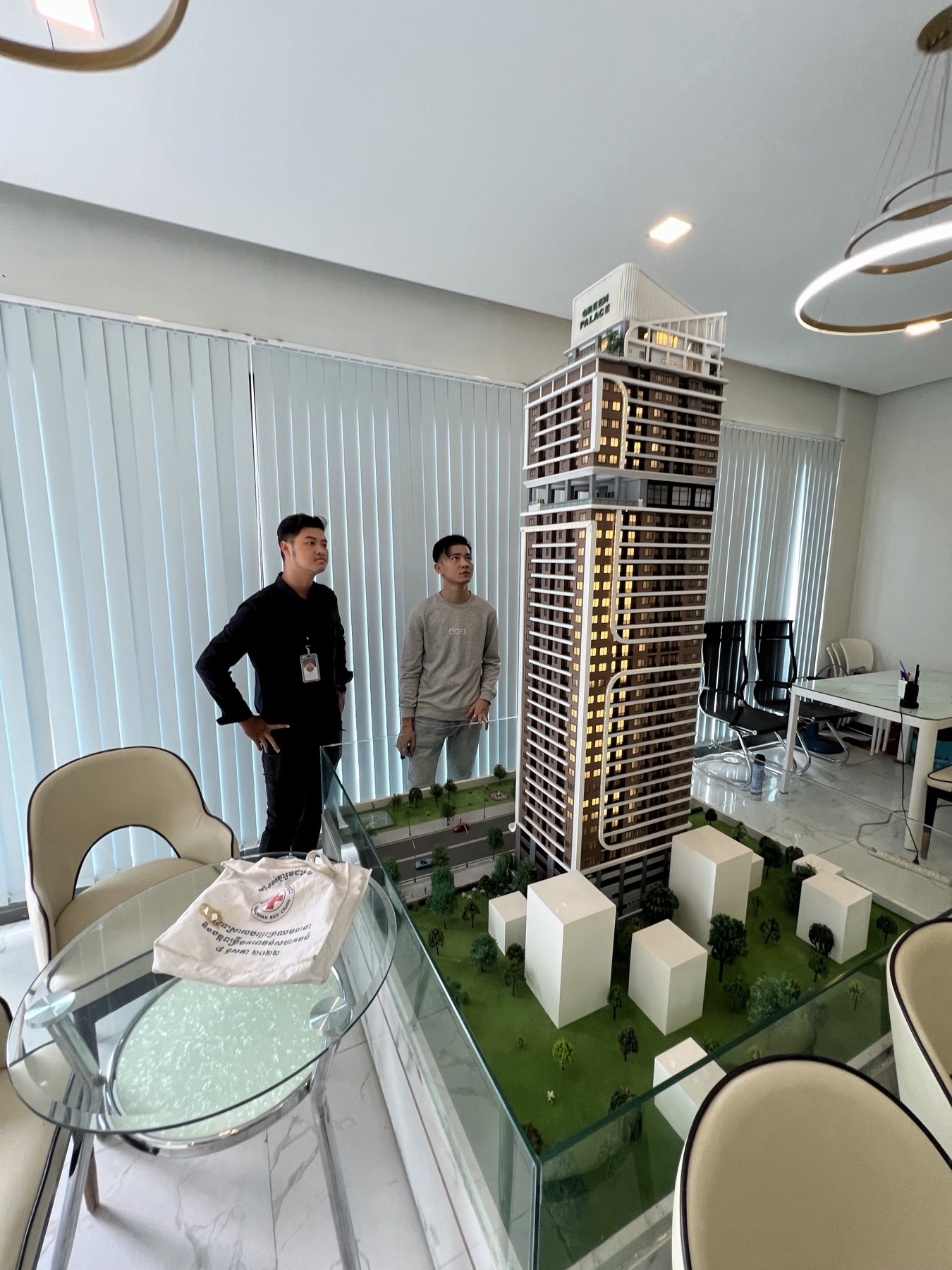 Previous Green Palace design, sales gallery and scale model, view 10