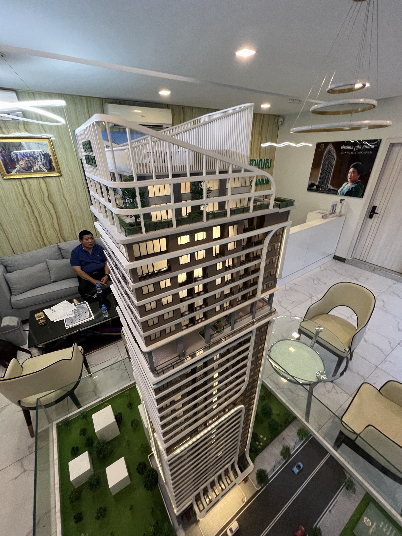 Previous Green Palace design, sales gallery and scale model, view 8